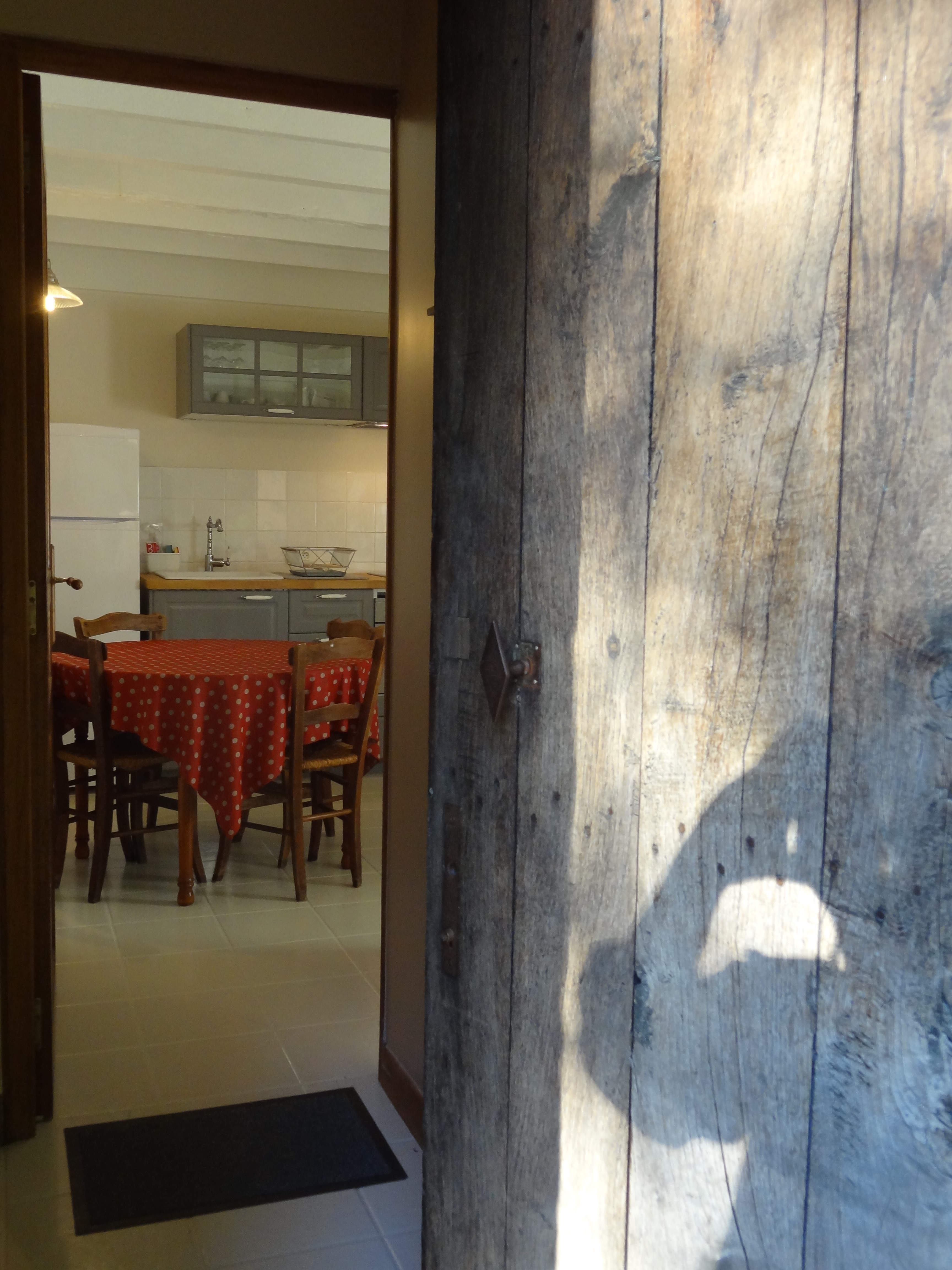 porte-entree-entrouverte